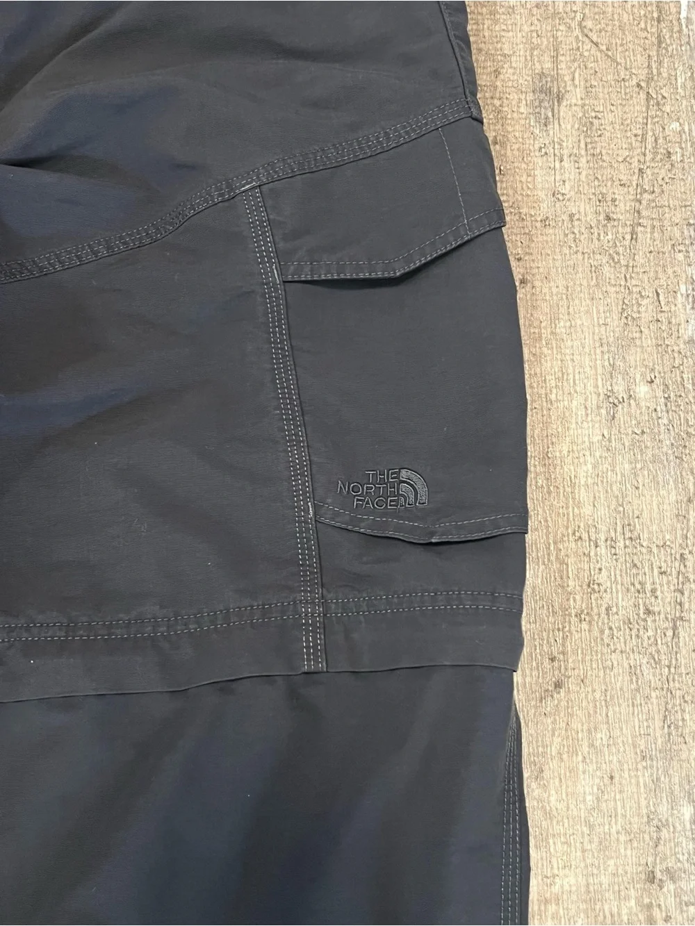 THE NORTH FACE Convertible Zip-Off Cargo Hiking Pants Mens L Dark Charcoal Grey